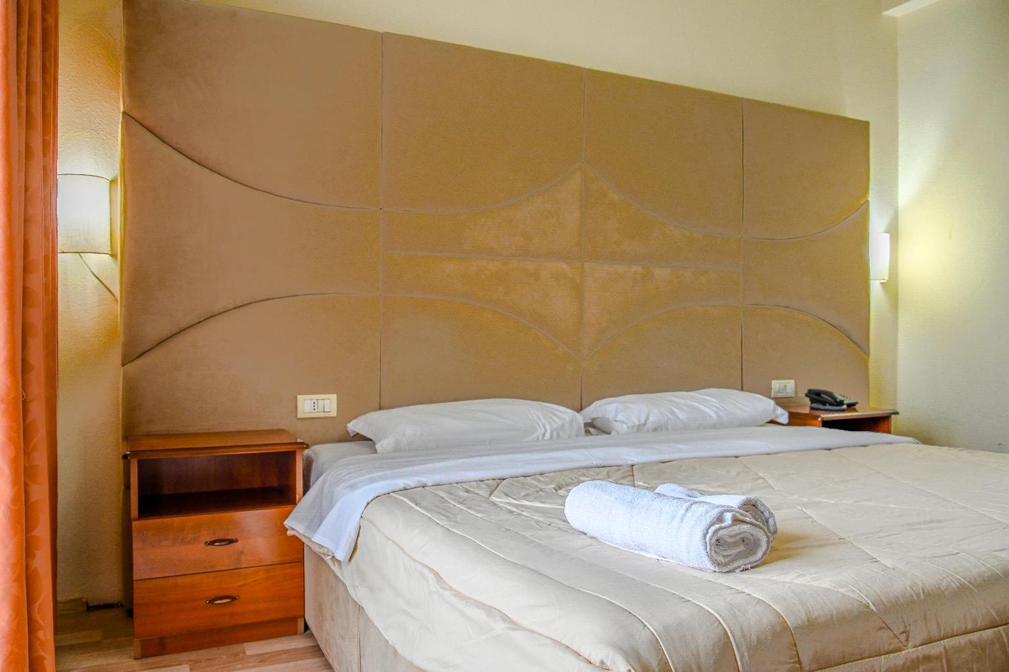 Hotel Vivas Durres Ngoại thất bức ảnh