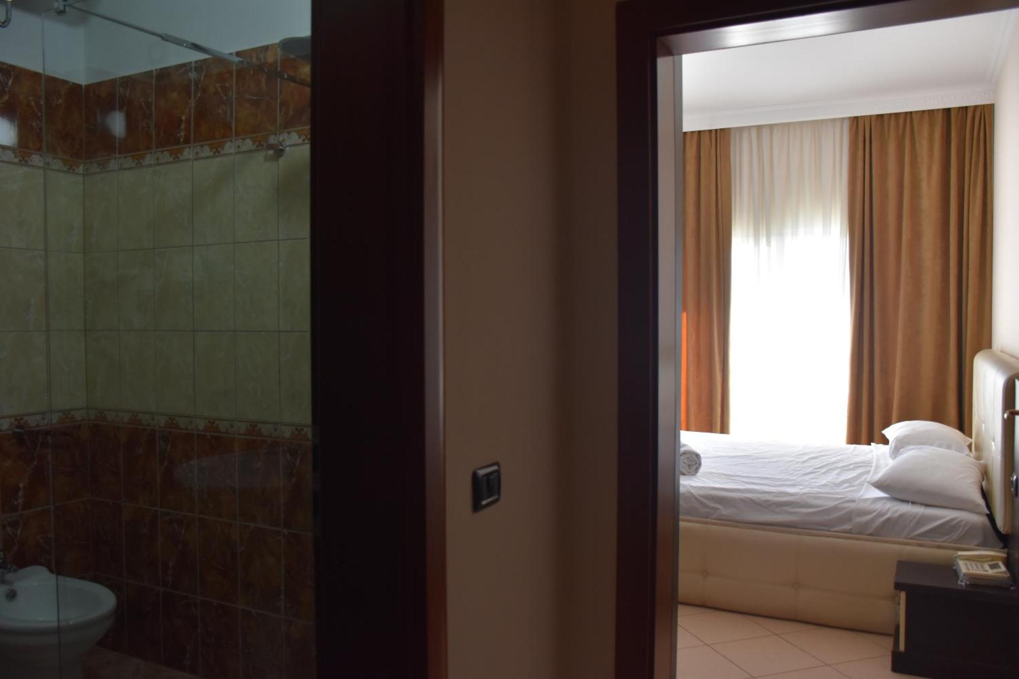 Hotel Vivas Durres Ngoại thất bức ảnh